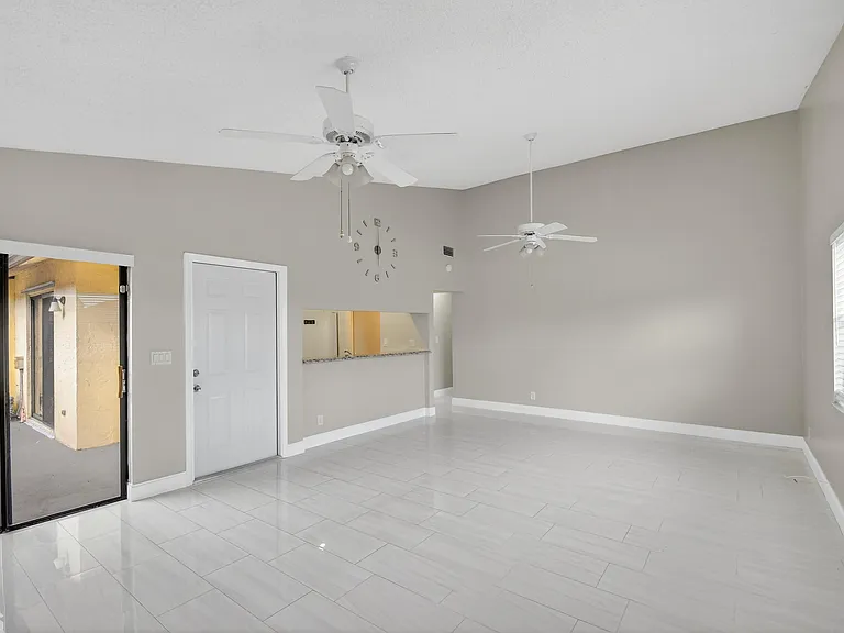 484 Springdale Cir #48D — Photo 9