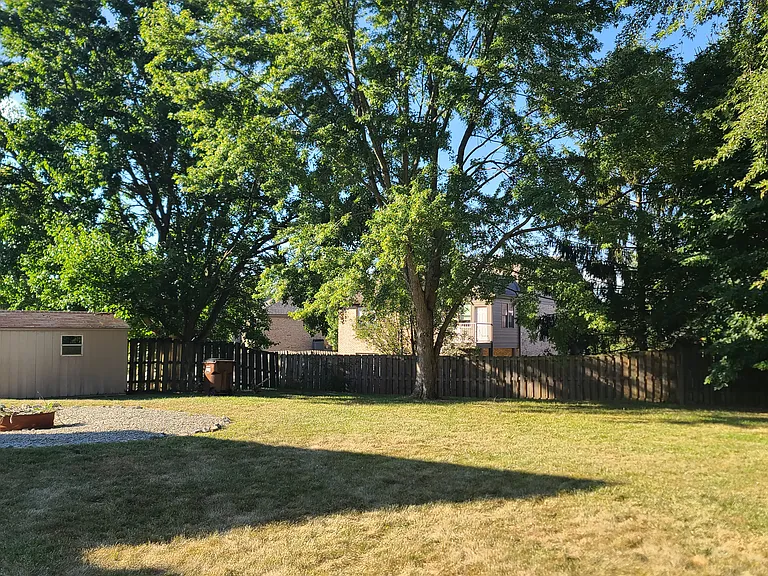 9820 Aylesworth Ln — Photo 56