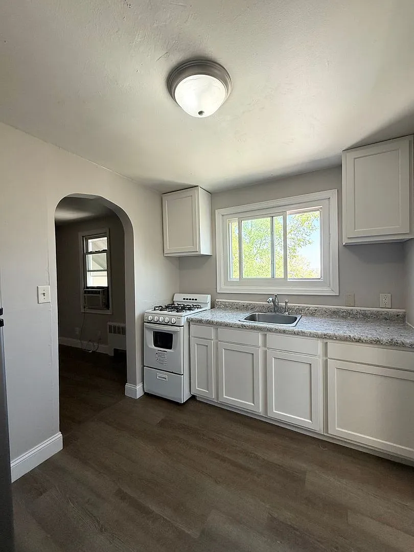 3907 S 24th Street — Photo 2