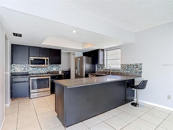 3rd image of 740 Caliente Dr
