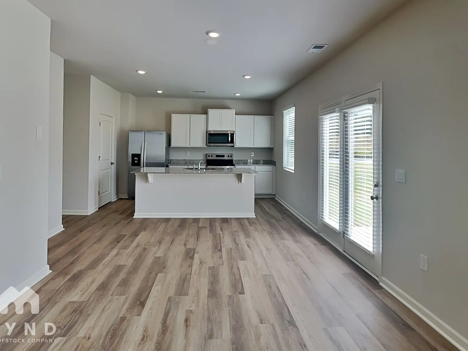 4 bed, 2.5 bath, 1991 sqft, $2,400 — Photo 4