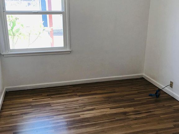 2nd image of 2742 Dawson Ave