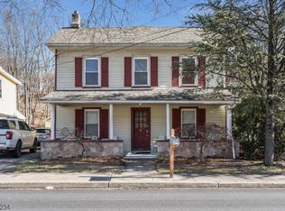 617 S Main St, Stewartsville, NJ 08886