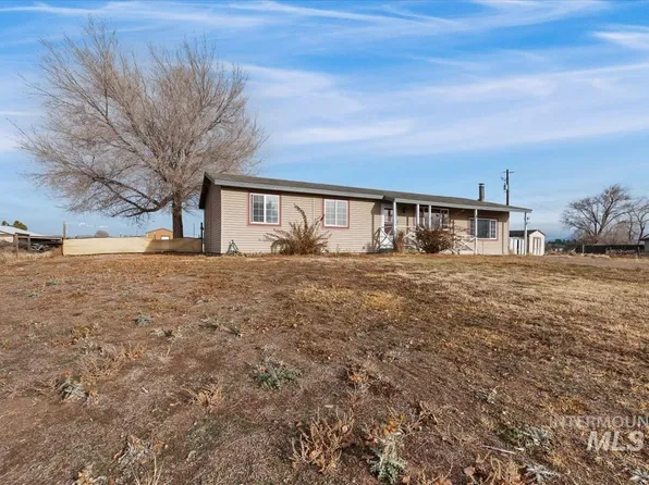 14064 SW Parker Dr, Mountain Home, ID 83647