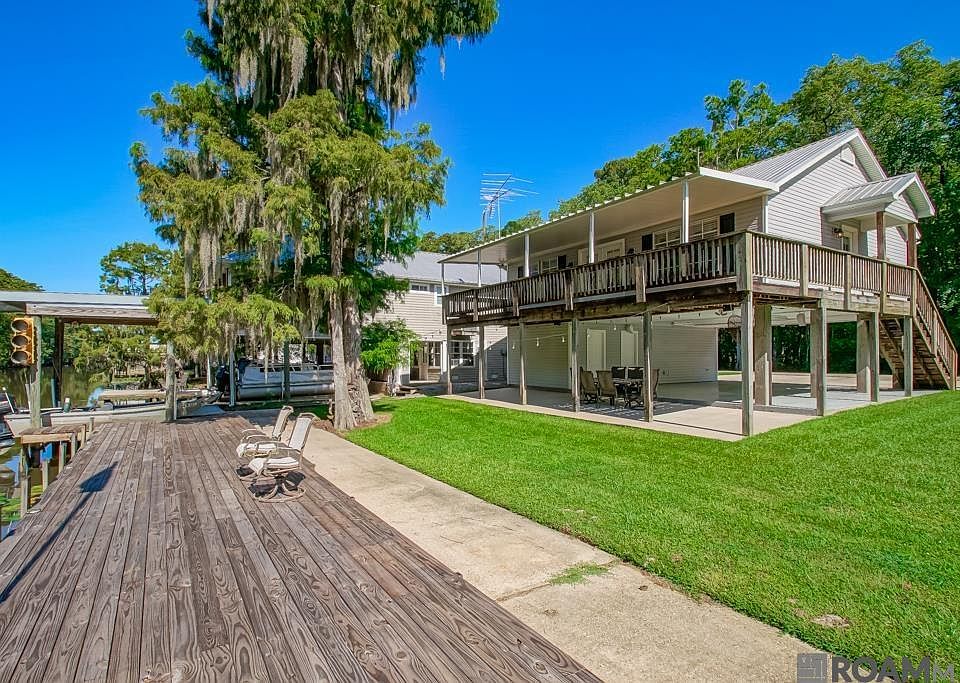 1st image of 22640 Chene Blanc Ln