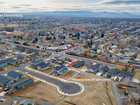 851 NW 18th Ct, Redmond, OR 97756