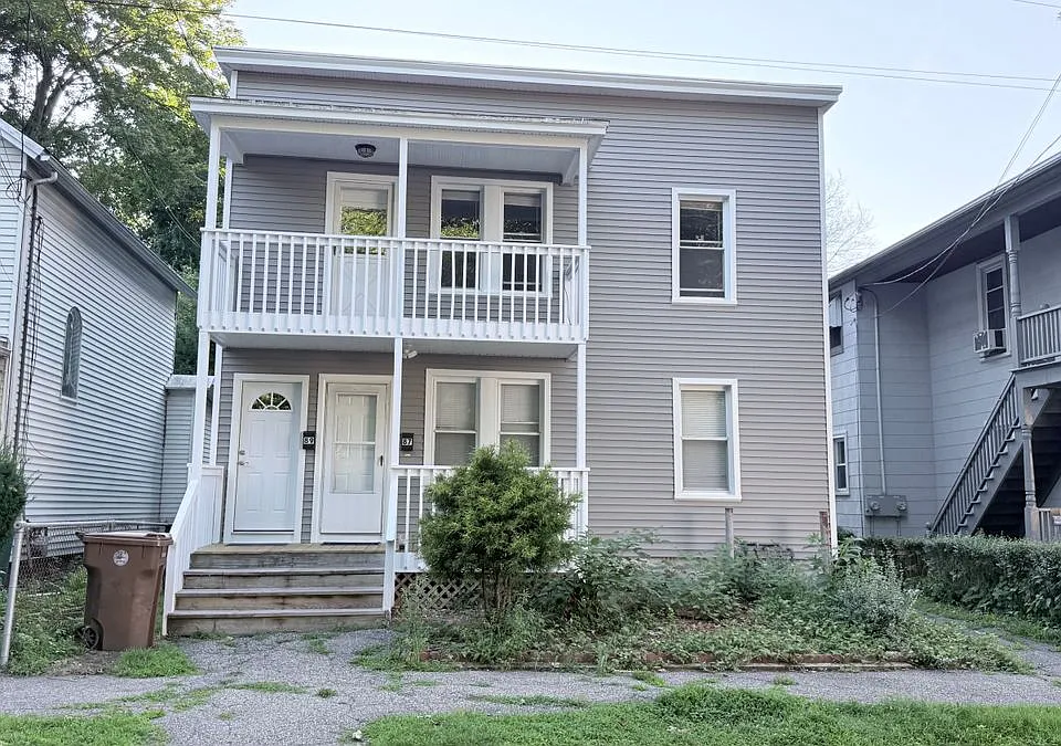89 Maltby St #2