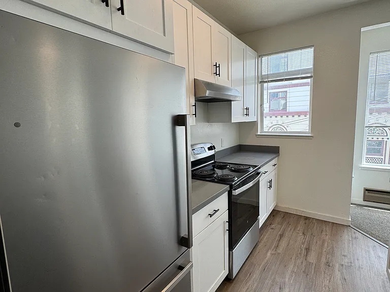 1400 Jones St #202 — Photo 3