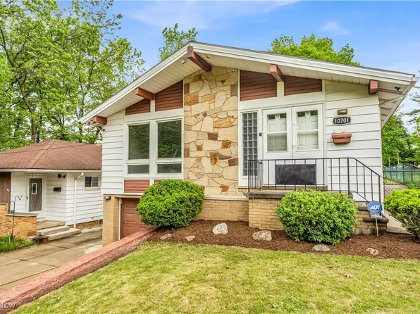 10701 Mountview Ave, Garfield Heights, OH 44125
