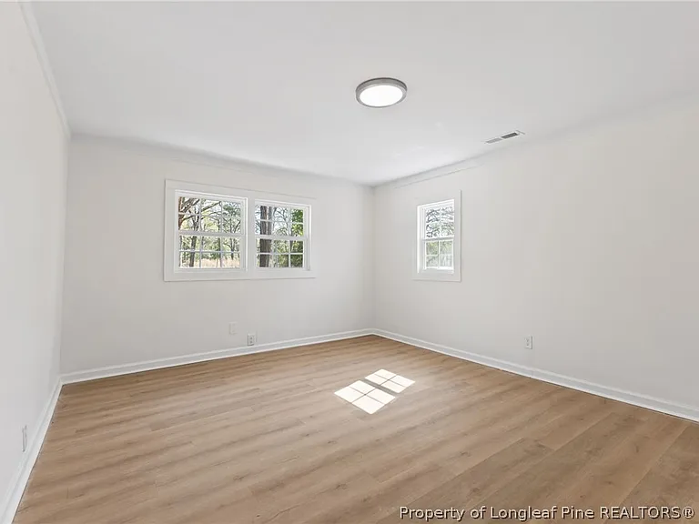 5109 Higgins St — Photo 11