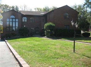 107 Green St, Woodbridge, NJ 07095