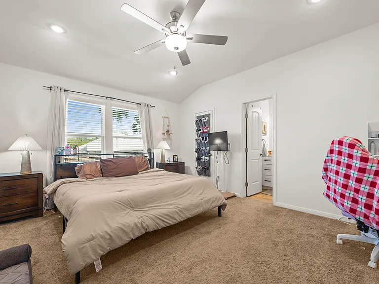 9802 Tarabon Dr — Photo 11