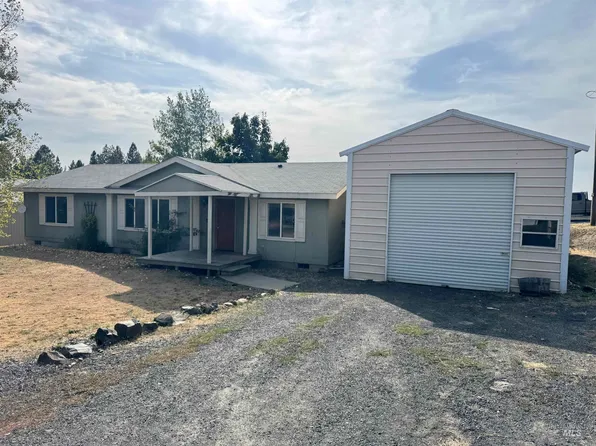 711 Washington St, Deary, ID 83823