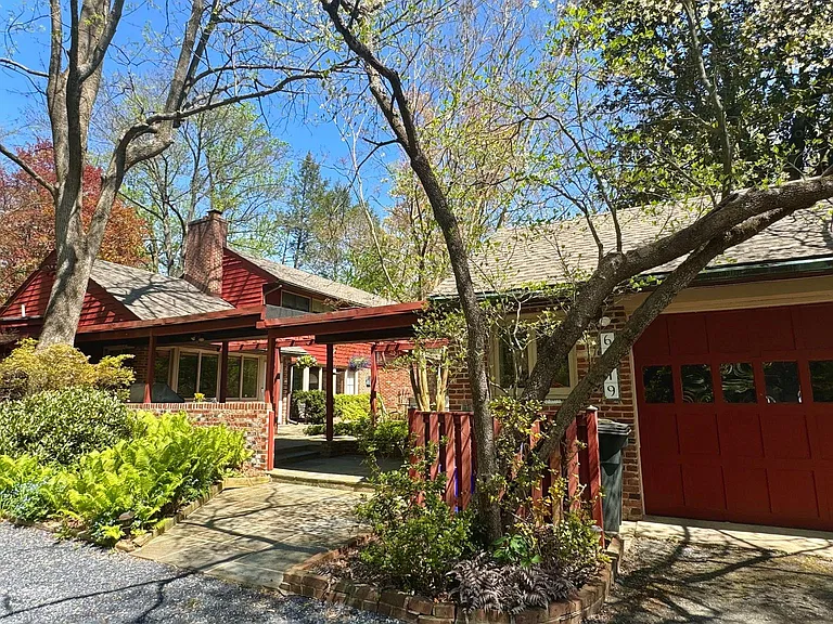 6819 Selkirk Dr — Photo 12
