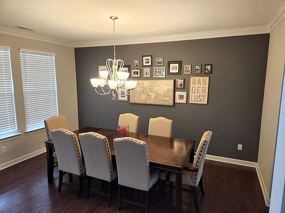 3rd image of 904 Darlene Ct