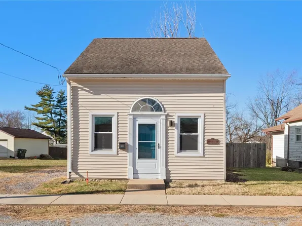 523 S Church St, Waterloo, IL 62298