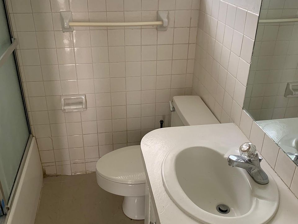 1st image of 3115 NE 28th St #9