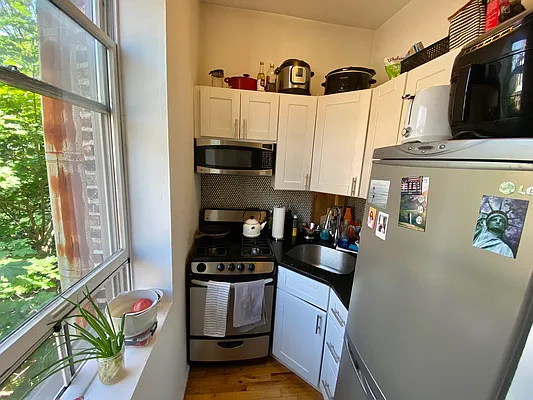 Rented by J PRESTON AND ASSOCIATES INC | media 17