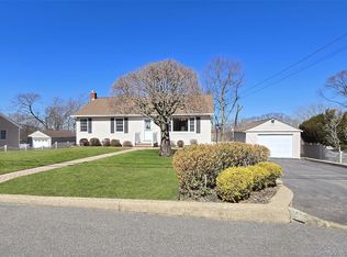 5 Hancock Street, Smithtown, NY 11787
