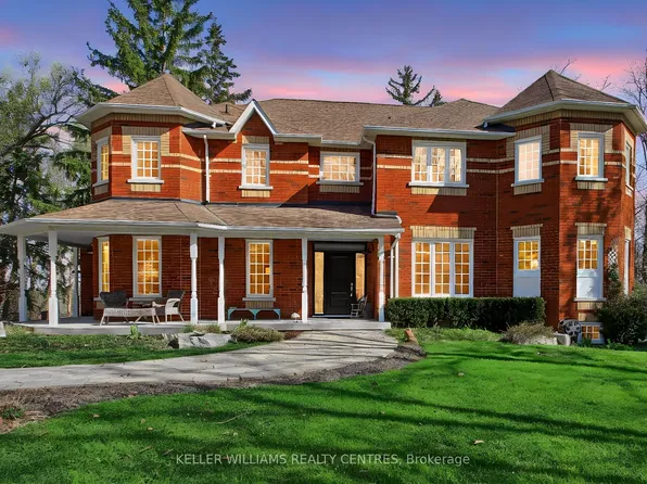 276 Ridge Rd, Aurora, ON L4G 0M3