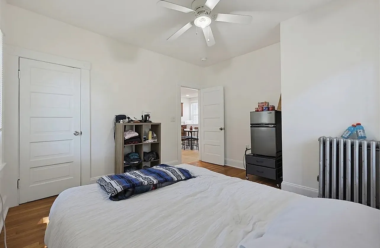 4 bed, 1636 sqft, $3,200 — Photo 4