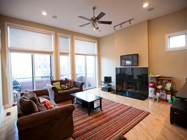 1544 W Thomas St APT 3, Chicago, IL 60642