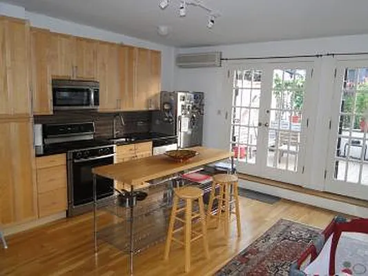 Rented by Corcoran | media 21