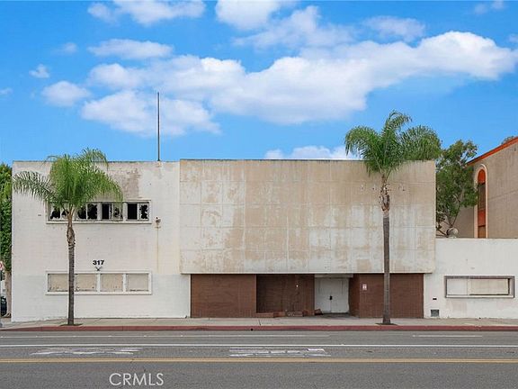 4th image of 317 S La Brea Ave