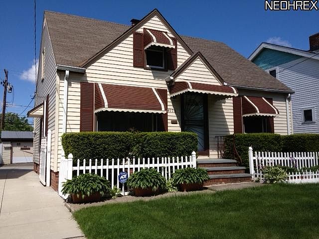 1st image of 4176 E 147th St