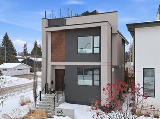 44B Valleyview Cres NW, Edmonton, AB T5R 5S5