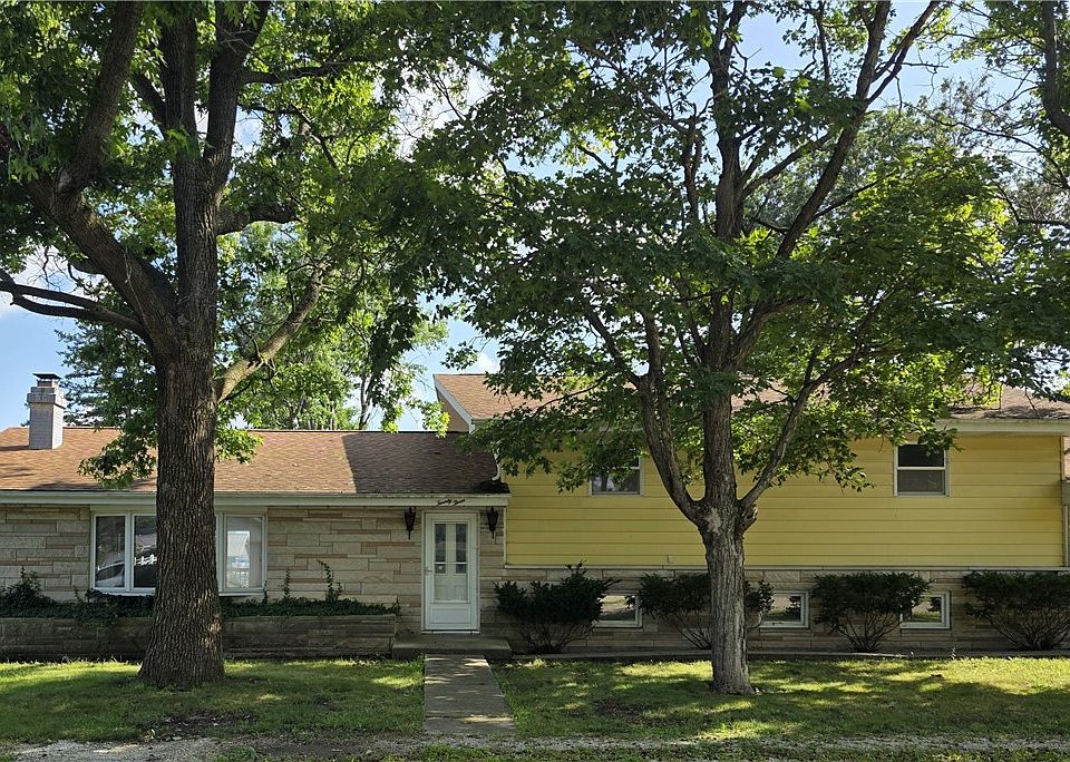 1st image of 23 Elm Dr