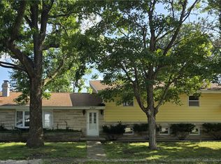 23 Elm Dr, Bethany, IL 61914