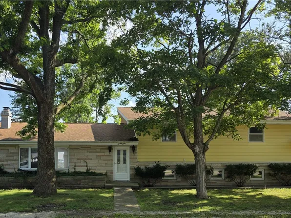 23 Elm Dr, Bethany, IL 61914