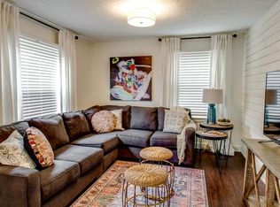 215 Clover Ln, Louisville, KY 40207
