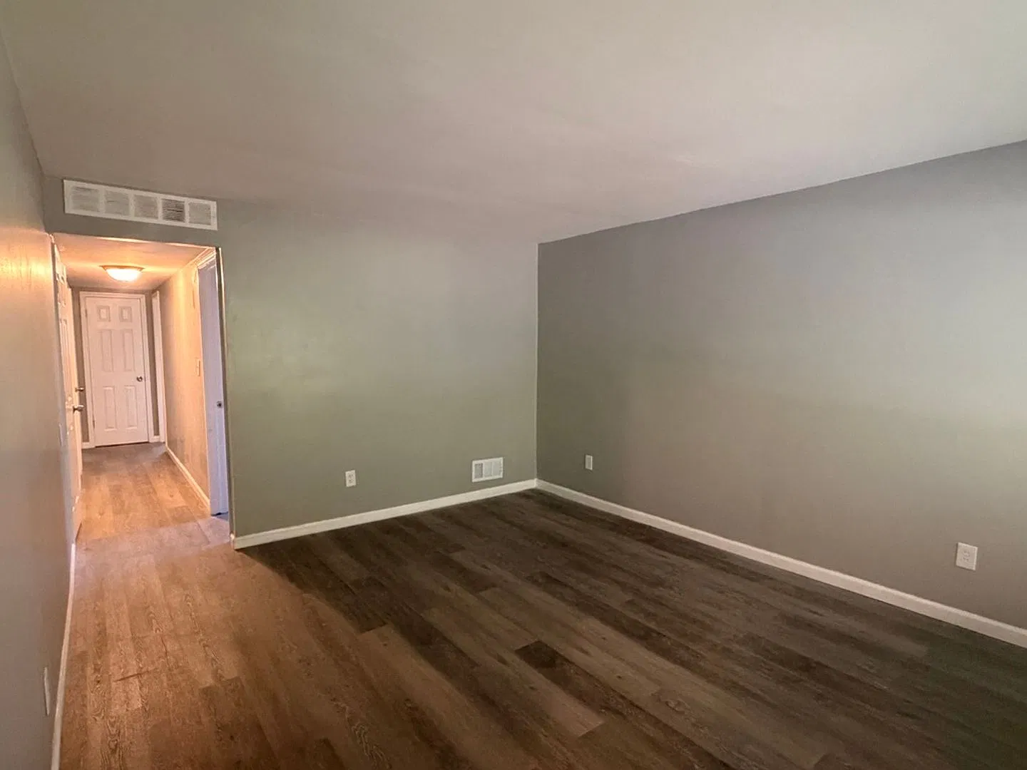 Updated downtown rental - Section 8 accepted! — Photo 4
