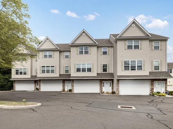 44 East Hayestown Road APT 16, Danbury, CT 06811