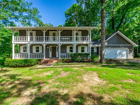 6501 Lake Shadows Cir, Hixson, TN 37343