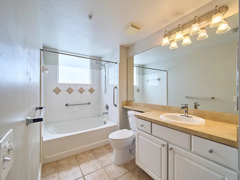 6101 Myrtlewood Cir W — Photo 13