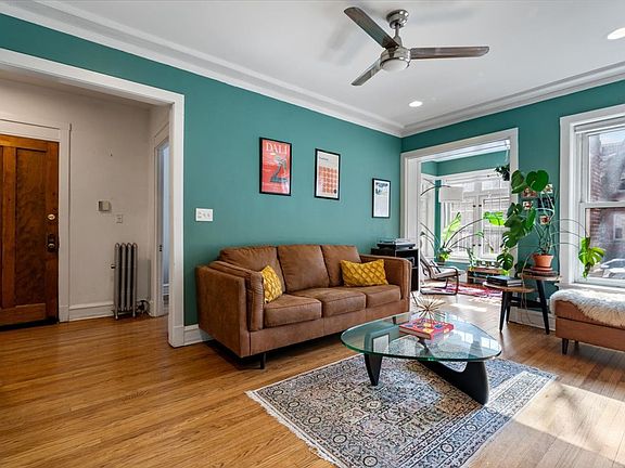 4th image of 1418 W Rosemont Ave #1W