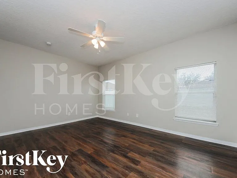 4302 Hidden Meadow Dr — Photo 9