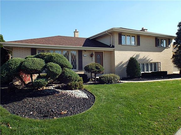 5th image of 15125 Narcissus Ct