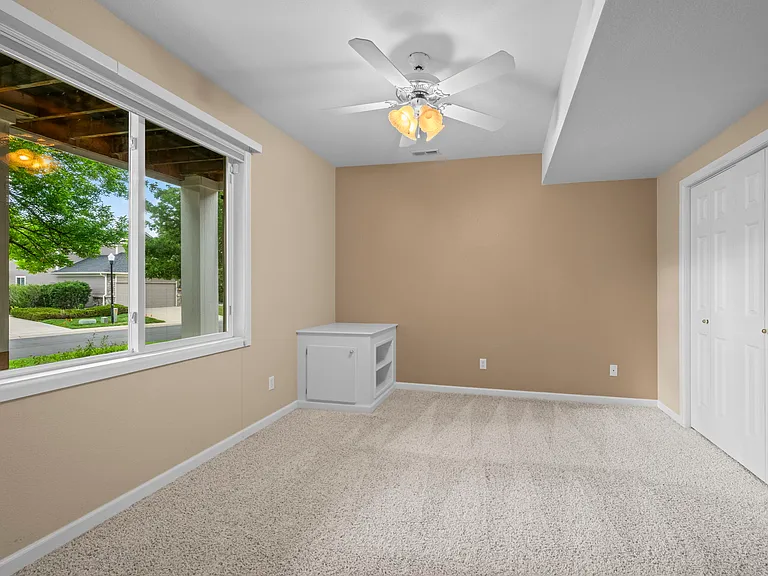 WISTERIA 3RD BDRM-LOWER LEVEL