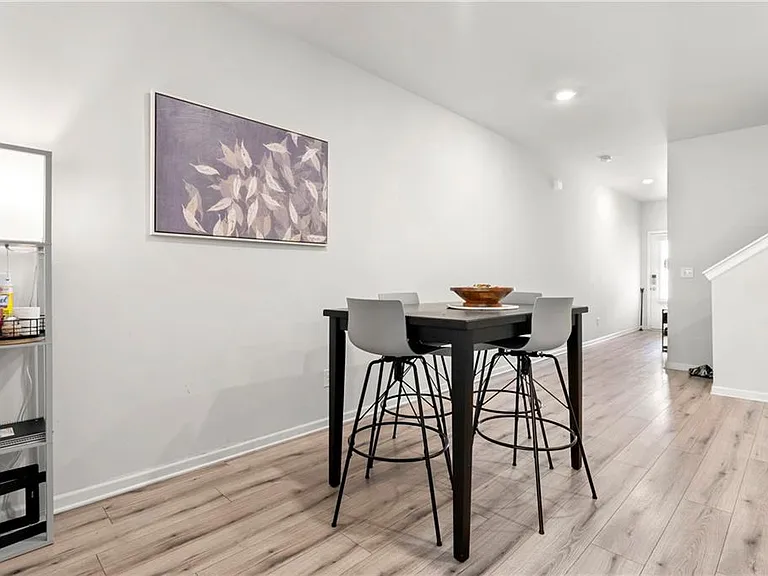 1840 Fabian Way — Photo 3
