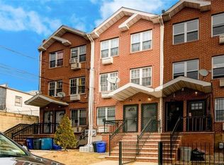 666 Manida St, Bronx, NY 10474