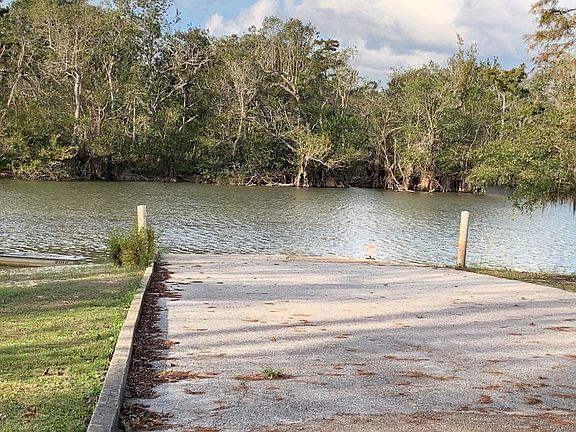 4th image of County Road 381 #A