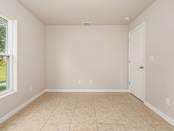4th image of 218 Parker Dr