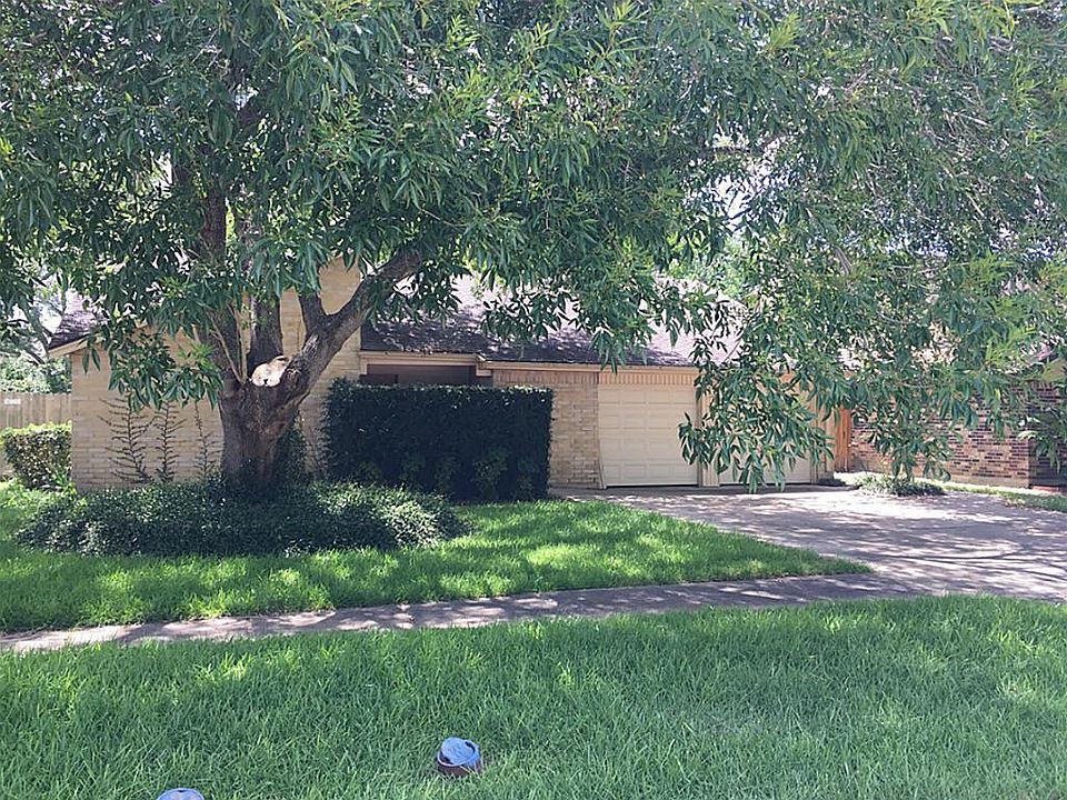 1st image of 301 Stonewall Dr