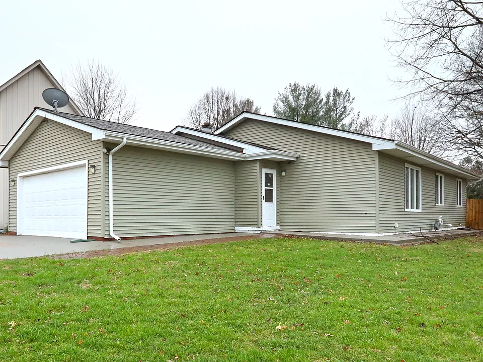 640 SE Boone Dr