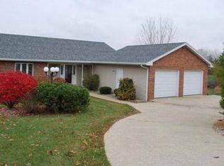 105 Apple Ct, Winona Lake, IN