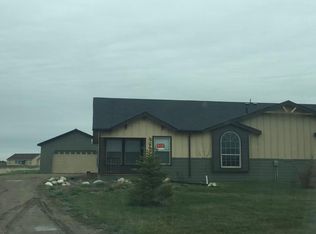 14012 Prairie Ln #B, Williston, ND 58801